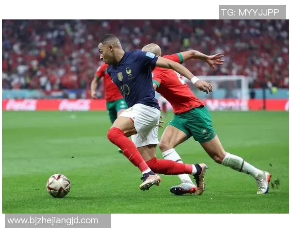 定格绿茵瞬间展现世界足球巨星经典动作风采 定格绿茵瞬间展现世界足球巨星经典动作风采