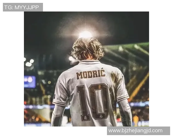 头像男生展现足球球星风采激励年轻人追逐绿茵梦想