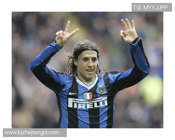 足球球星人形摆件定制款精美展示,彰显球场传奇与个性风采 足球球星人形摆件定制款精美展示,彰显球场传奇与个性风采